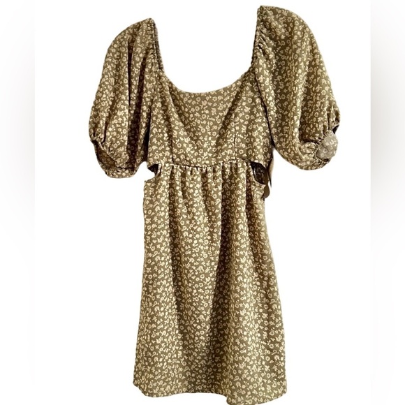 Altar'd State Dresses & Skirts - NWT altar’d state Floral Mini Dress, XS, Ivory and Sage